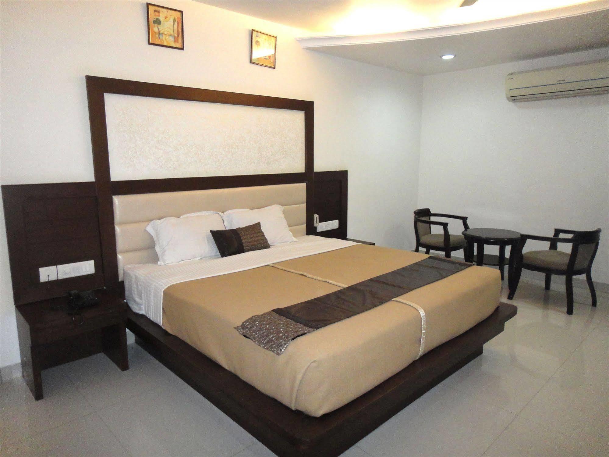 Chandīgarh Hotel Orbit 34 מראה חיצוני תמונה