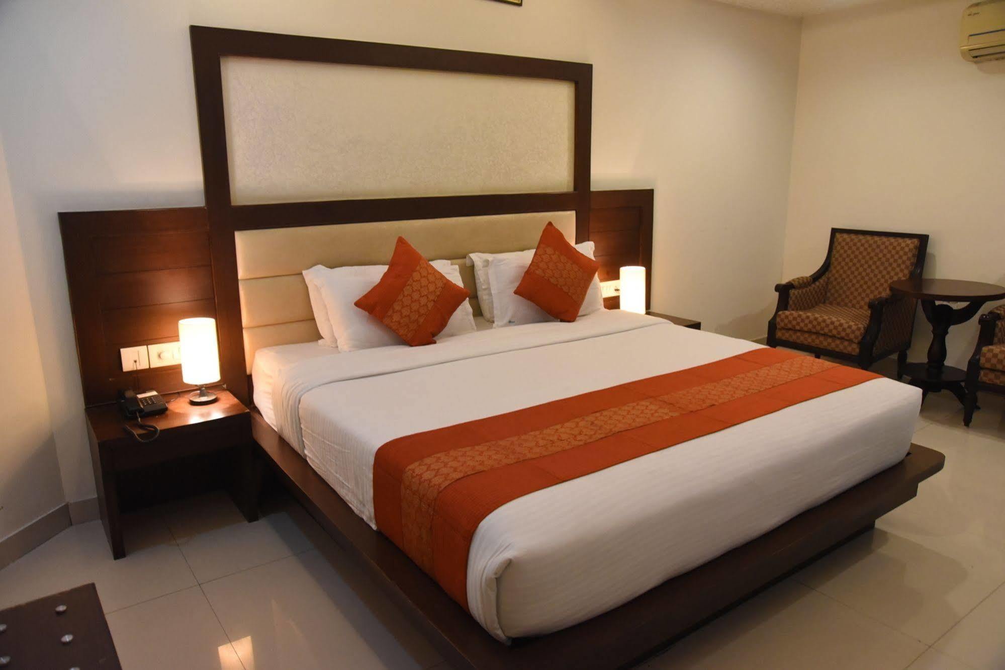 Chandīgarh Hotel Orbit 34 מראה חיצוני תמונה