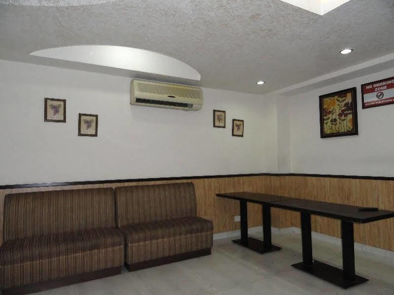 Chandīgarh Hotel Orbit 34 מראה חיצוני תמונה
